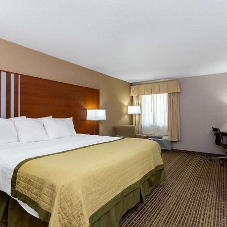 Baymont By Wyndham Elkhart Hotel Exterior photo